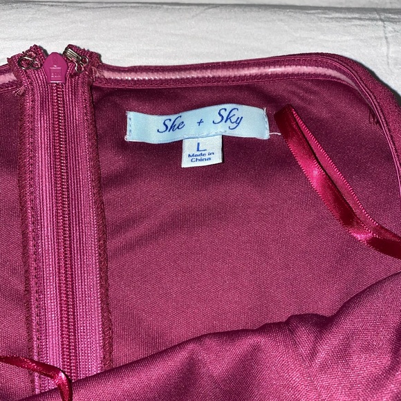 Dress - Picture 3 of 3